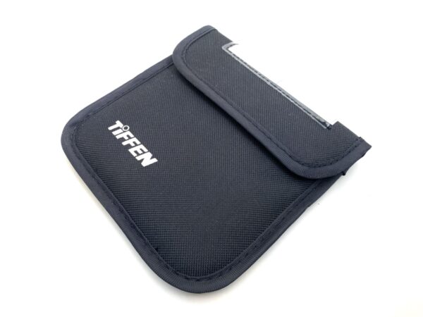 TIFFEN  - Original Filtertasche für 4x4 Glasfilter (Schrift in weiß)