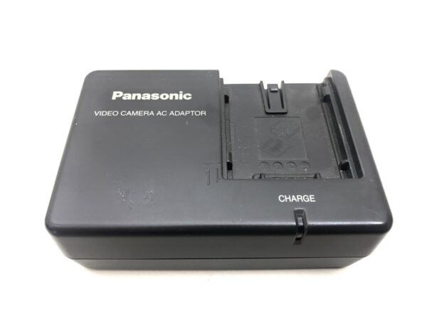 PANASONIC VSK-0651 Schnelladegerät und Netzteil mit Kameradapter – Bild 3